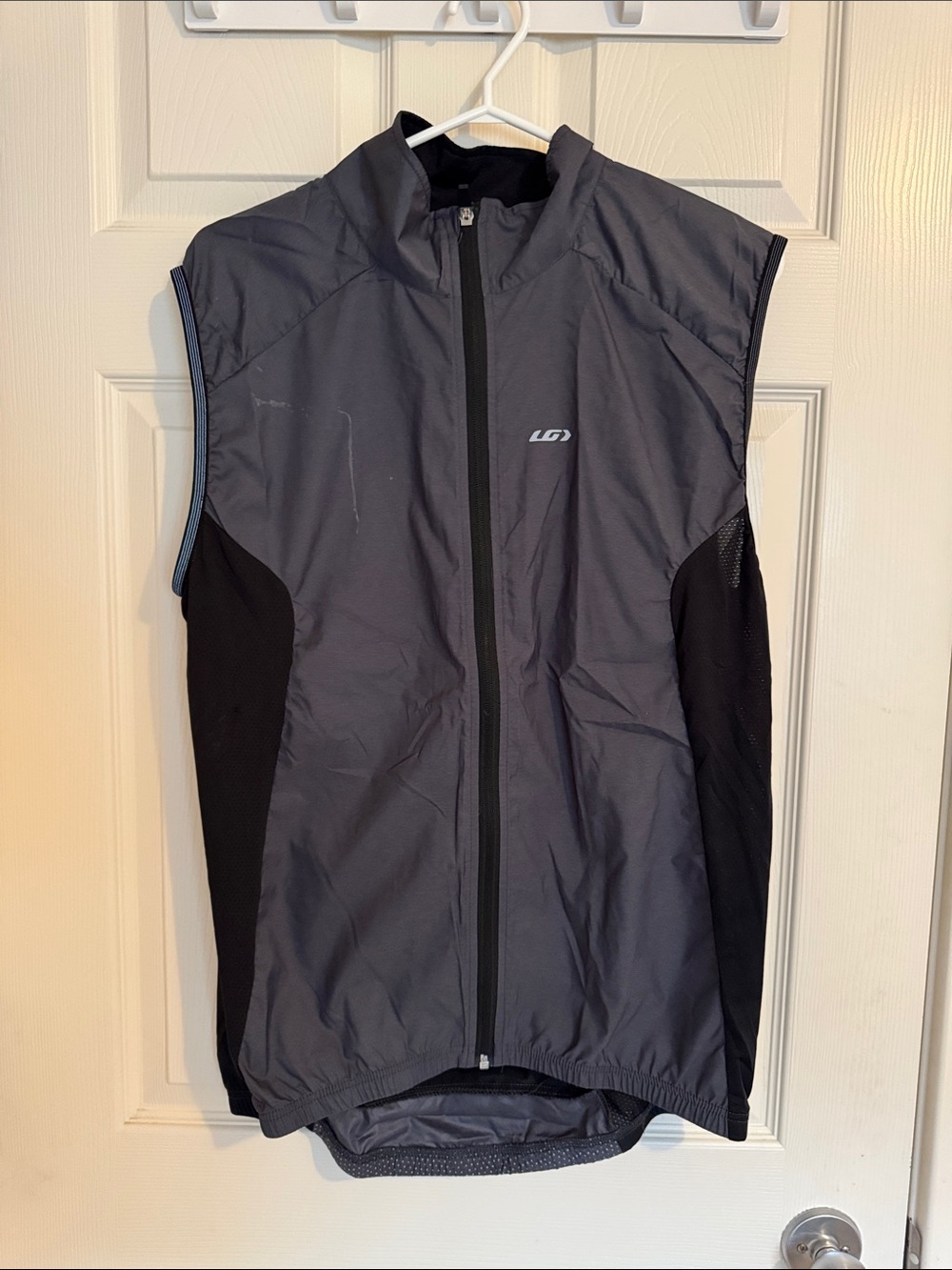 Men’s Gray Lightweight Cycling Vest by Louis Garneau